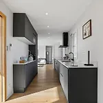 T3 - Luxurious And Modern With 2 Terraces