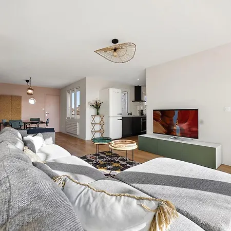 T3 - Luxurious And Modern With 2 Terraces Appartamento